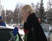 Сотрудники сети АЗС «Газпром» поздравили орловчанок с праздником