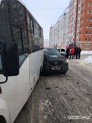 В Орле кроссовер протаранил маршрутку 