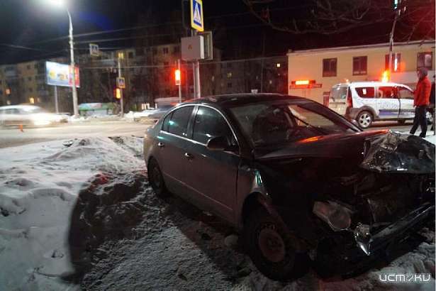 Не разъехались на перекрестке: женщина пострадала при столкновении авто в Орле Не разъехались на перекрестке: женщина пострадала при столкновении авто в Орле
