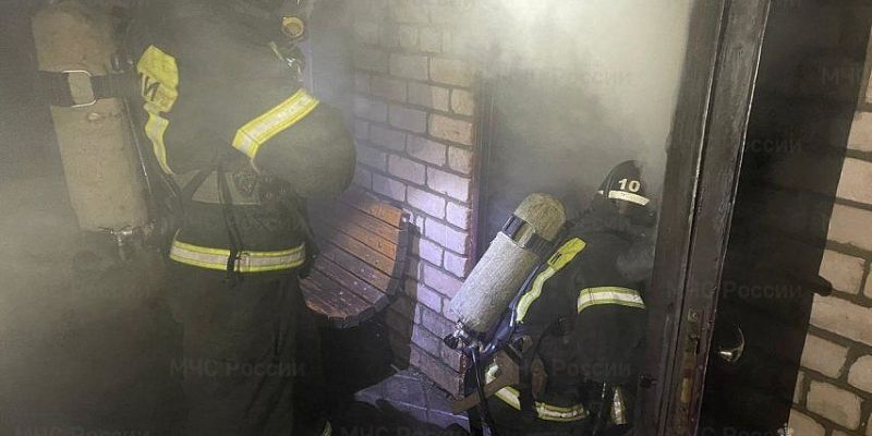 пожар Сегодня утром при пожаре во Мценск пострадал человек