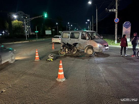 В Орле на Наугорском шоссе столкнулись Газель и мотоцикл