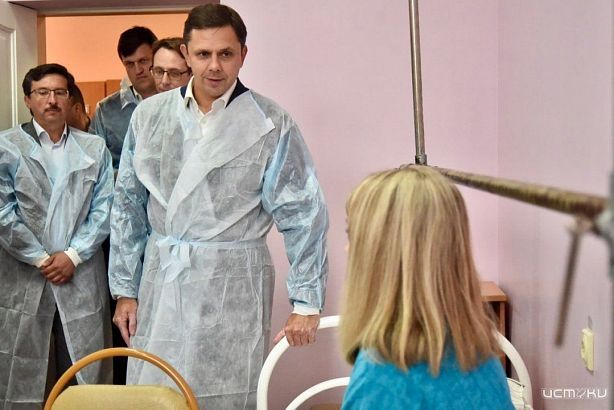 Пострадавших от атаки БПЛА орловчан навестил губернатор