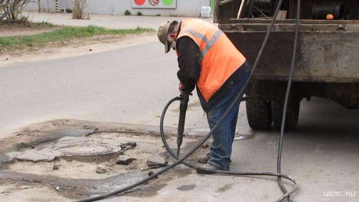 В орловские ямы закатают 40 миллионов рублей