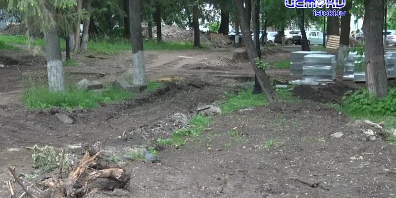 Сквер Бунина в Орле весь в ремонте