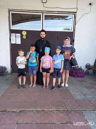 Детей из села Знаменского познакомили с церковным этикетом