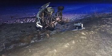 На Орловщине пьяный водитель опрокинул фургон с женщиной и ребенком На Орловщине пьяный водитель опрокинул фургон с женщиной и ребенком