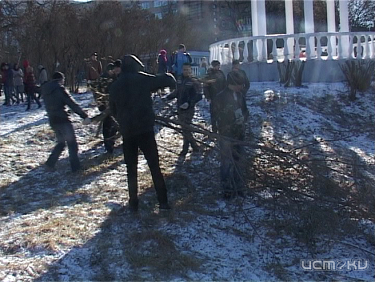 Все на борьбу с мусором: в Орле прошел первый субботник 