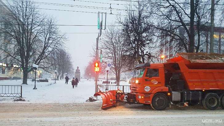 Пробки, ДТП и снежные завалы: в Орле зима для коммунальщиков наступила внезапно