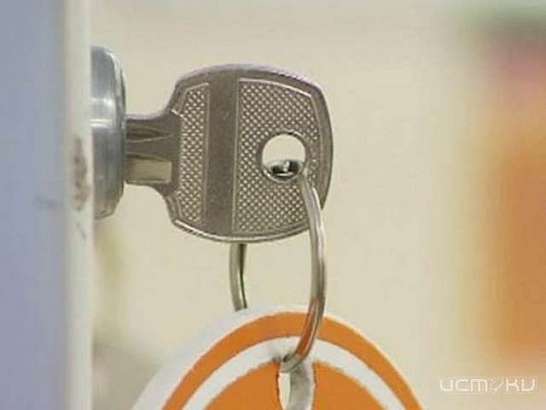 18-летний орловчанин украл у сотрудницы магазина сумку и куртку