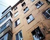 Сотрудники орловского ГУ МЧС спасли наркомана, который хотел выпрыгнуть из окна