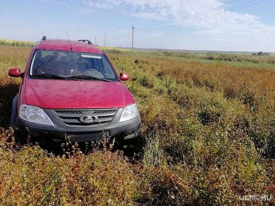 На Орловщине «Лада» улетела с трассы в кювет