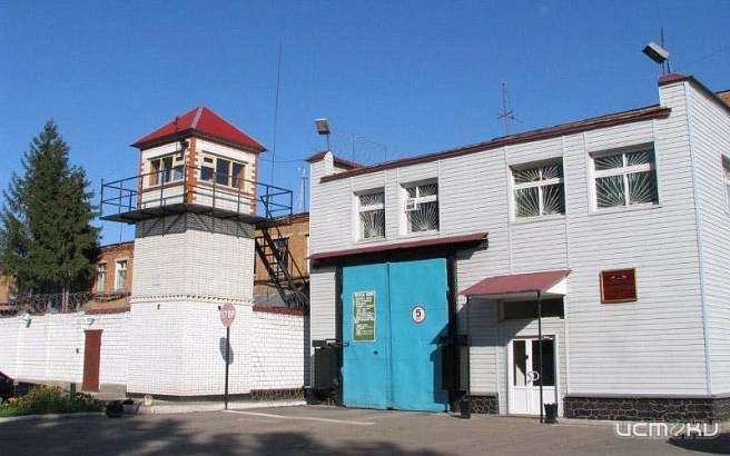 Житель Болхова предстанет перед судом за удар по голове сотрудника колонии