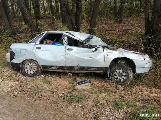 Под Орлом с трассы улетела в кювет «десятка»