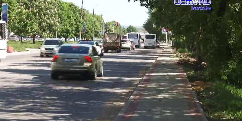 В Орле на Октябрьской нашли неожиданное решение для технического тротуара