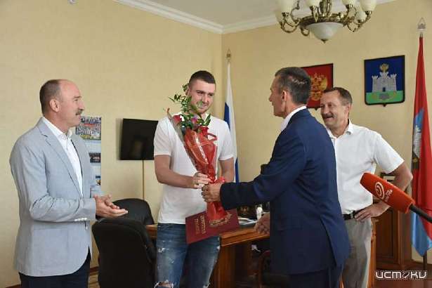 Вратарь красно-белых Селихов получил благодарность от Музалевского Вратарь красно-белых Селихов получил благодарность от Музалевского