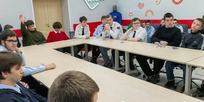 Железнодорожники провели урок безопасности для студентов Орла