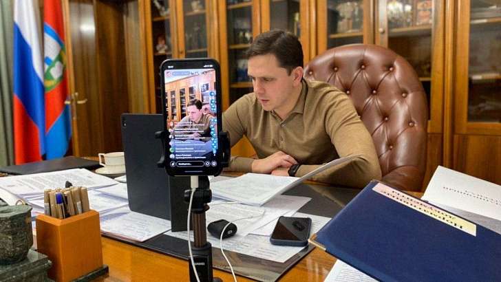 Губернатор Андрей Клычков рассказал, что наличие антител теперь определяют с помощью опроса