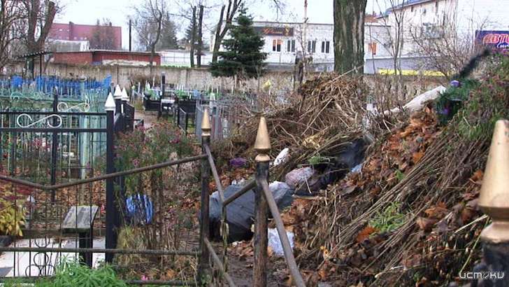 До Нового года на уборку кладбищ в Орле уйдет чуть более 2 млн рублей