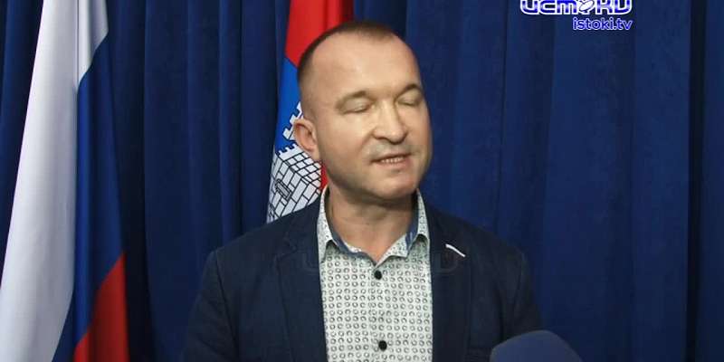 Областные депутаты так и не дождались мэра Юрия Парахина1635916246