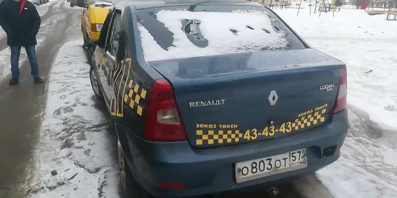Такси с пробитыми стеклами: в Орле выясняют, что случилось с авто на Новой Ботанике
