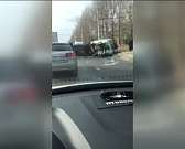 Видео: в Орле перевернулись сцепленные «буханка» и легковушка