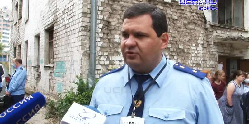 Встреча с жильцами и объезд: новый прокурор Орловщины взялся за аварийные дома
