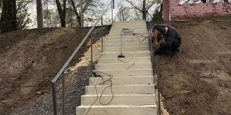 Борьба за лестницу на Карачевском шоссе закончилась победой жителей