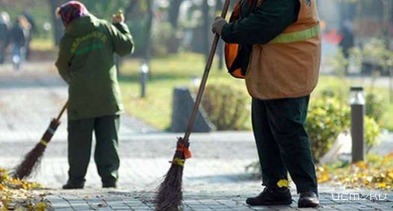 Орлу катастрофически не хватает уборщиков