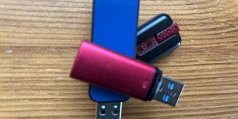 USB-флешки подорожали за август почти на 9%