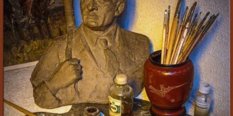 В Орле открылась фотовыставка «Резца и кисти торжество» художника Виктора Дышленко (12+)