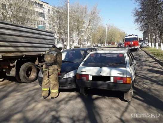 Во Мценске не поделили дорогу два авто: водитель иномарки — в больнице