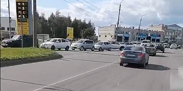 Орловская мэрия объяснила закрытие автозаправок и очереди на них 