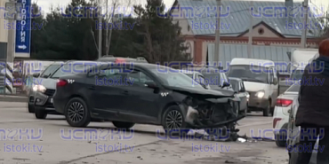 В Орле на улице Мостовой сегодня произошла авария на загруженном перекрестке