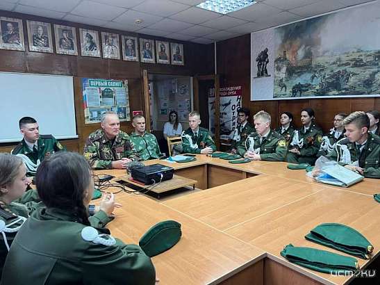 Сотрудник Орловского филиала фонда «Защитники Отечества», ветеран боевых действий Игорь Васюков занимается патриотическим воспитанием молодёжи