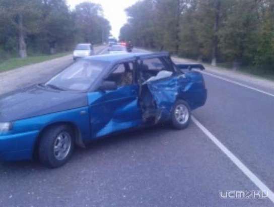 В Урицком районе произошло столкновение двух автомобилей