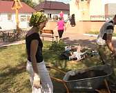 Михаил Вдовин взялся за лопату и грабли: На 909 квартале прошёл субботник