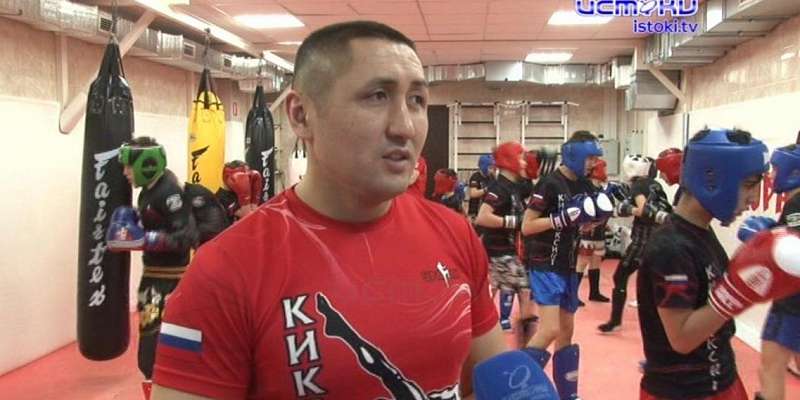 Бойцовский клуб Уранбека Есенкулова в Орле: как тренирует новичков звезда кикбоксинга