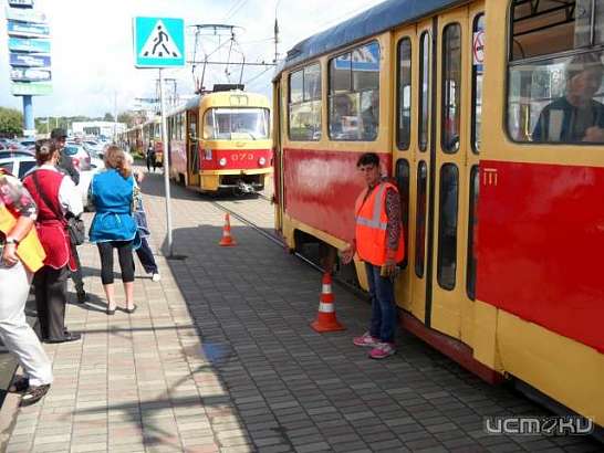 В Орле трамвай сбил 19-летнюю девушку