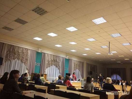 В эти минуты в орловской библиотеке им. Бунина проходит областной конкурс чтецов 