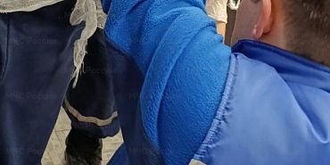 В орловской школе ученику пробило бедро крюком, закрепленным на парте