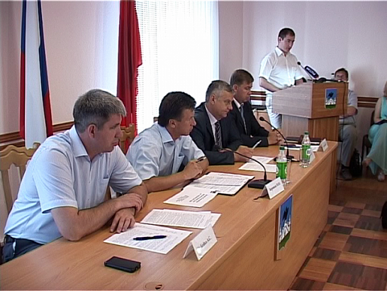 Так кто отвечает за межрельсовую территорию? Городские чиновники так и не смогли определиться 