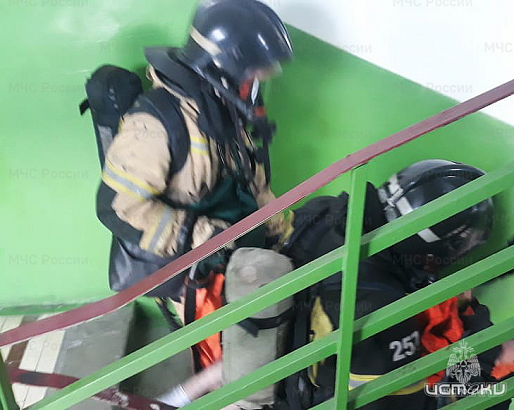 В Орле на пожаре в многоэтажке спасли мужчину