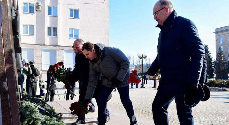 В Орле прошла торжественная церемония возложения гирлянды Славы