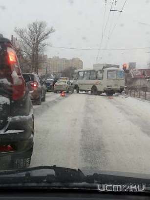 К концу рабочего дня в Орле собираются пробки из-за ДТП К концу рабочего дня в Орле собираются пробки из-за ДТП