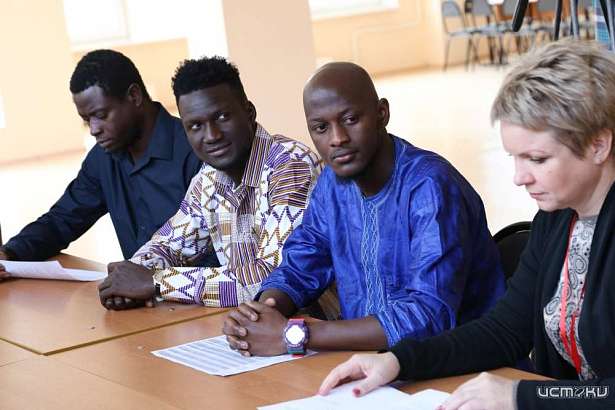 В Орле иностранных студентов поселили в опасное для здоровья общежитие