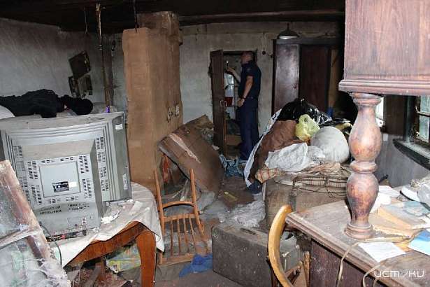 Во Мценском районе психбольной расправился со старушкой: фото с места трагедии