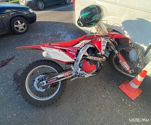 Во Мценске мотоциклист пострадал при столкновении с автомобилем ГАЗ 