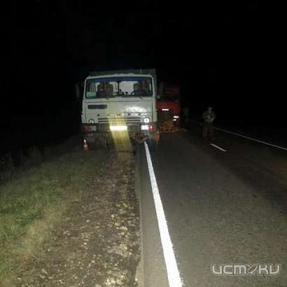 «КАМАЗ» наехал на собственного водителя во время ремонта