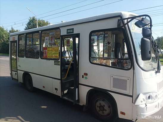 На Наугорском шоссе маршрутка насмерть сбила молодого парня