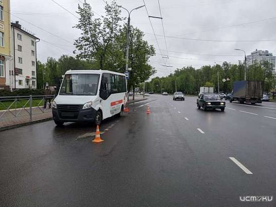 В Орле женщину госпитализировали после падения в маршрутке